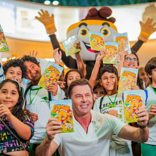 Júnior Rostirola conquista o público infantil na Bienal do Livro do Rio com lançamentos cheios de aventura, fé e diversão