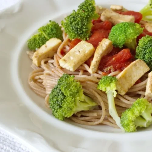 Delícias à base de tofu: 5 receitas incríveis para o seu almoço saudável