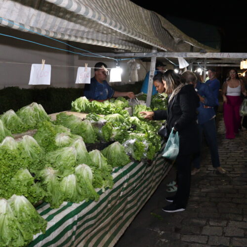 Feira Noturna Inaugurada no Bairro Miguel Badra em Suzano