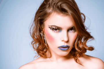 Do básico ao extraordinário: 5 etapas para conquistar o estilo glam rock na maquiagem